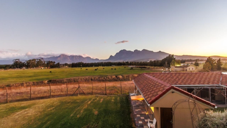 5 Bedroom Property for Sale in Winelands Western Cape